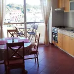 Molo Mare * חוואר